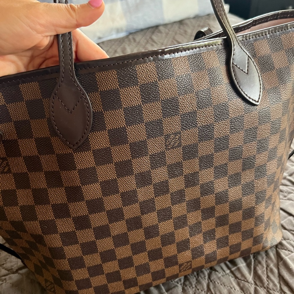 Authentic LV Neverfull - Picture 2 of 8